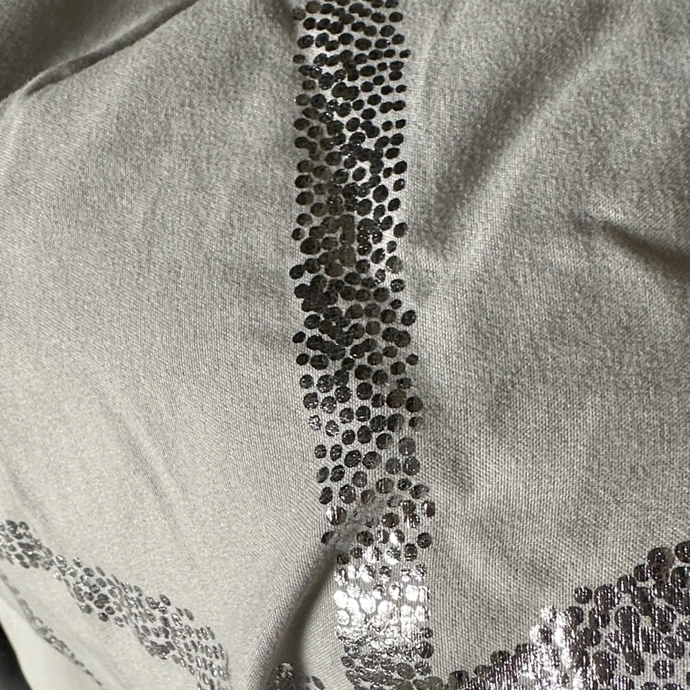 Queen Size Silver Comforter, 2 Sequin Throw Pillows & 2 standard shams